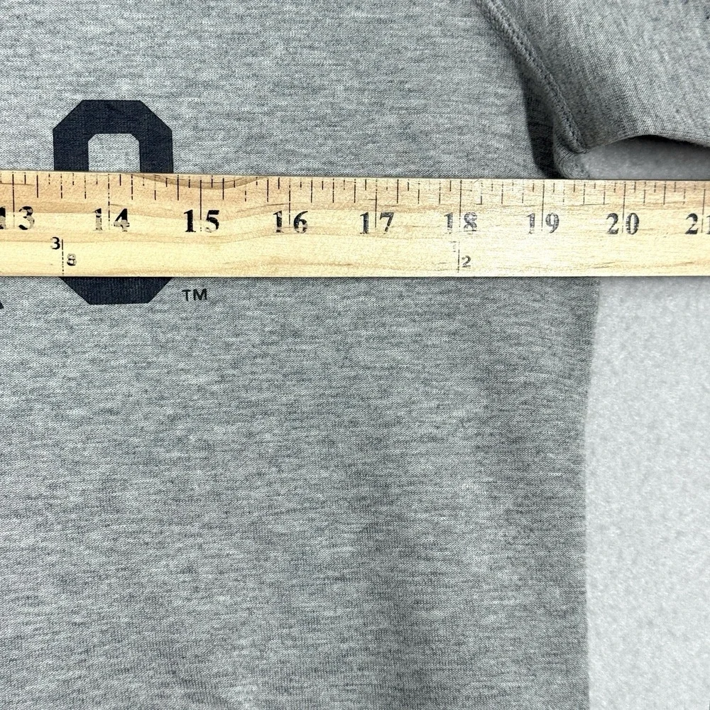 Nike Tech Fleece Oregon Ducks Sweatshirt Mens Small‎ Grey Crewneck Pullover Logo